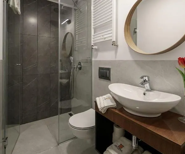 Okecie 1936 아파트